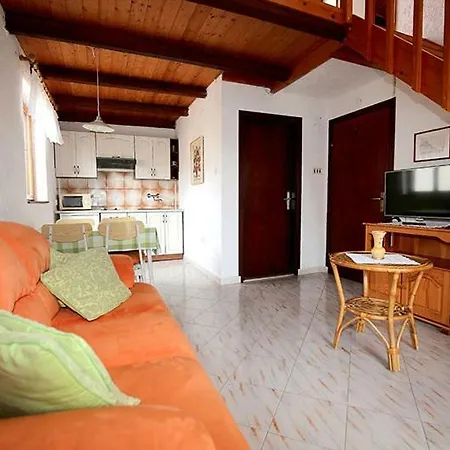 In With Seaview, Terrace, Air Condition, Wifi