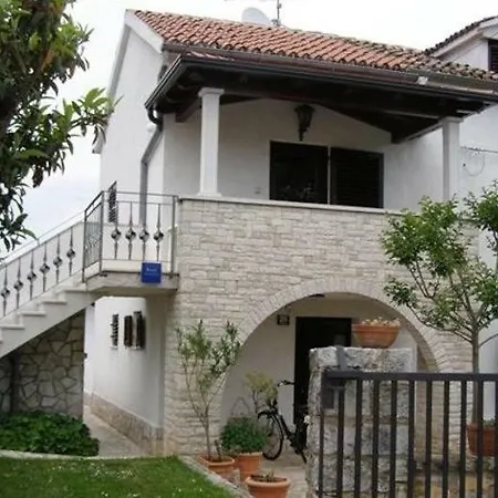 In With Seaview, Terrace, Air Condition, Wifi * Funtana