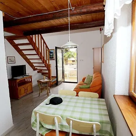 In With Seaview, Terrace, Air Condition, Wifi *