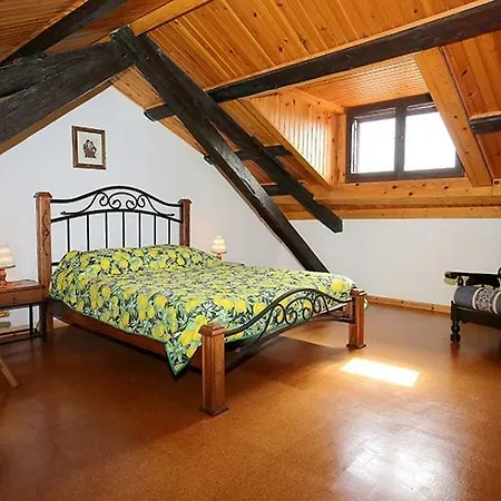 In With Seaview, Terrace, Air Condition, Wifi Apartment *